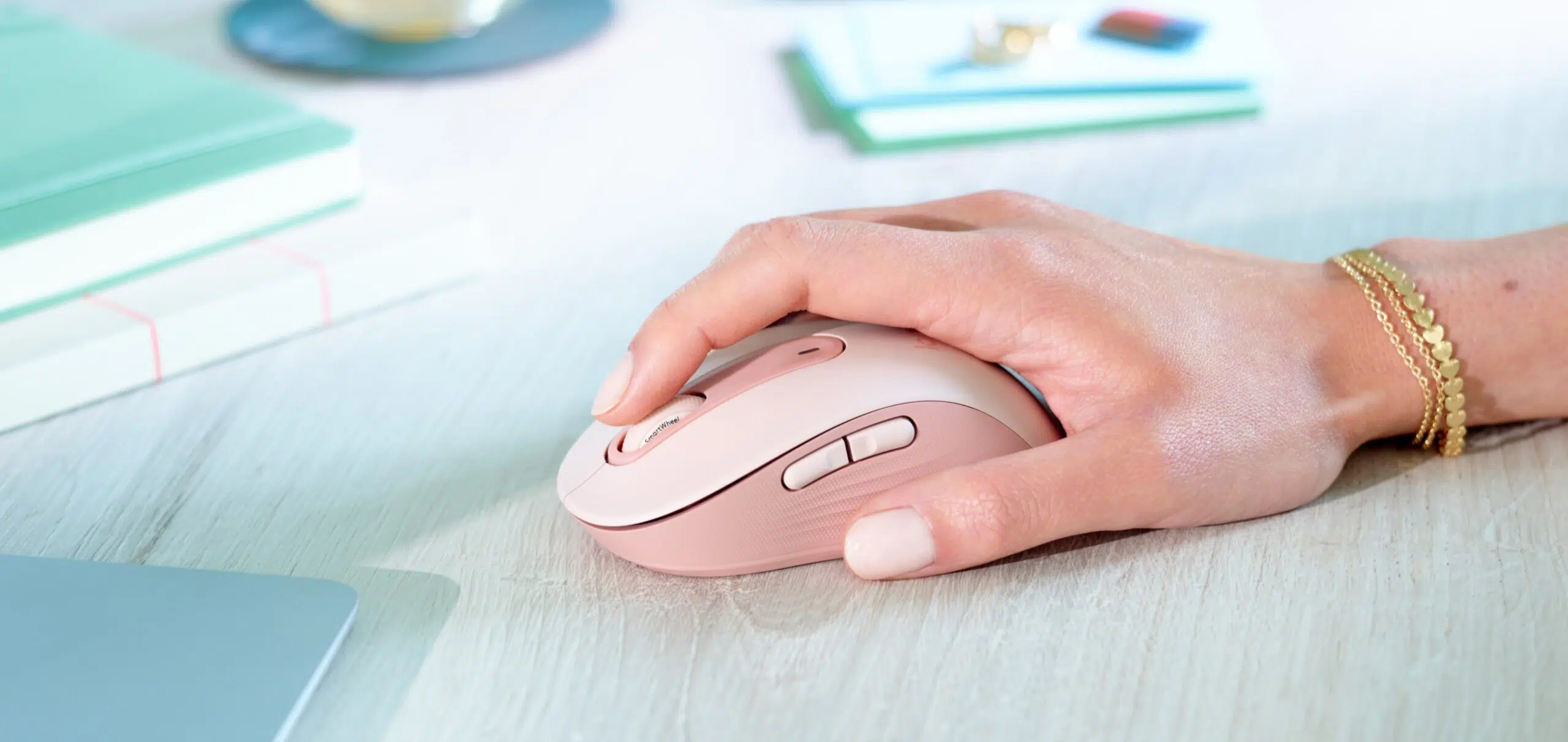 logi-m650-lifestyle-gallery-1-rose-side-view-desktop-scaled